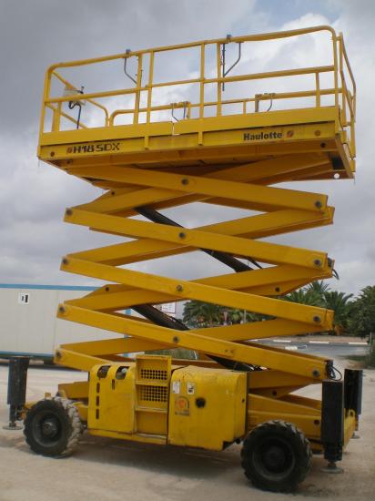 PLATAFORMA ELEVADORA DE TIJERA 18 METROS