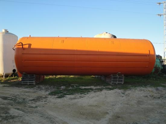Depósito industrial con revestimiento exterior de Acero al Carbono (S275-JR).