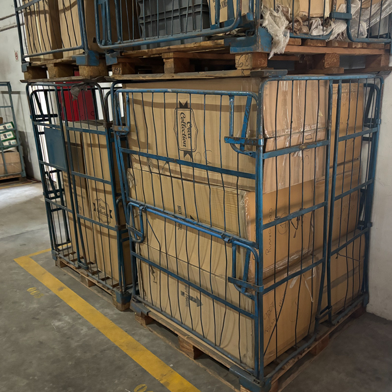 Lote 69 Jaulas Plegables Usadas de Metal Tipo B4 125 x 123 x 167 cm