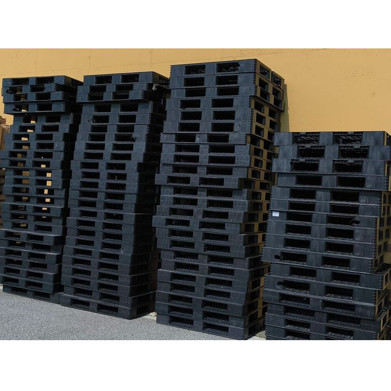 Lote de 160 Palets Plásticos Superficie Rejillada Usados 100 x 120 x 12 cm 