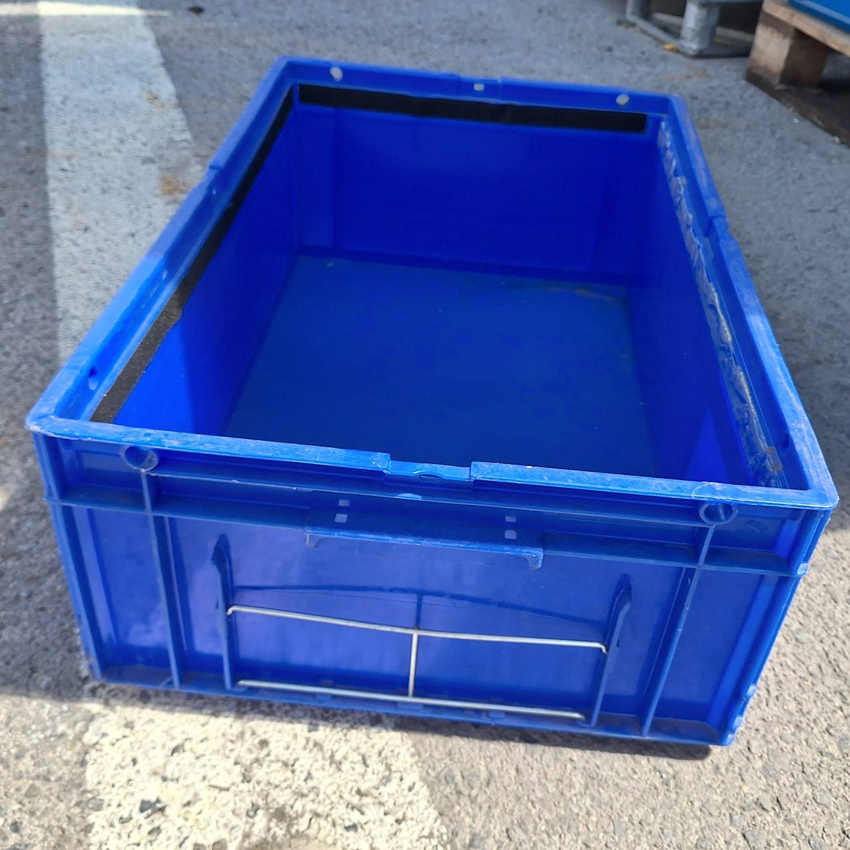 Lote de 200 Cajas KLT para Automoción Usadas 40 x 60 x 20 cm 