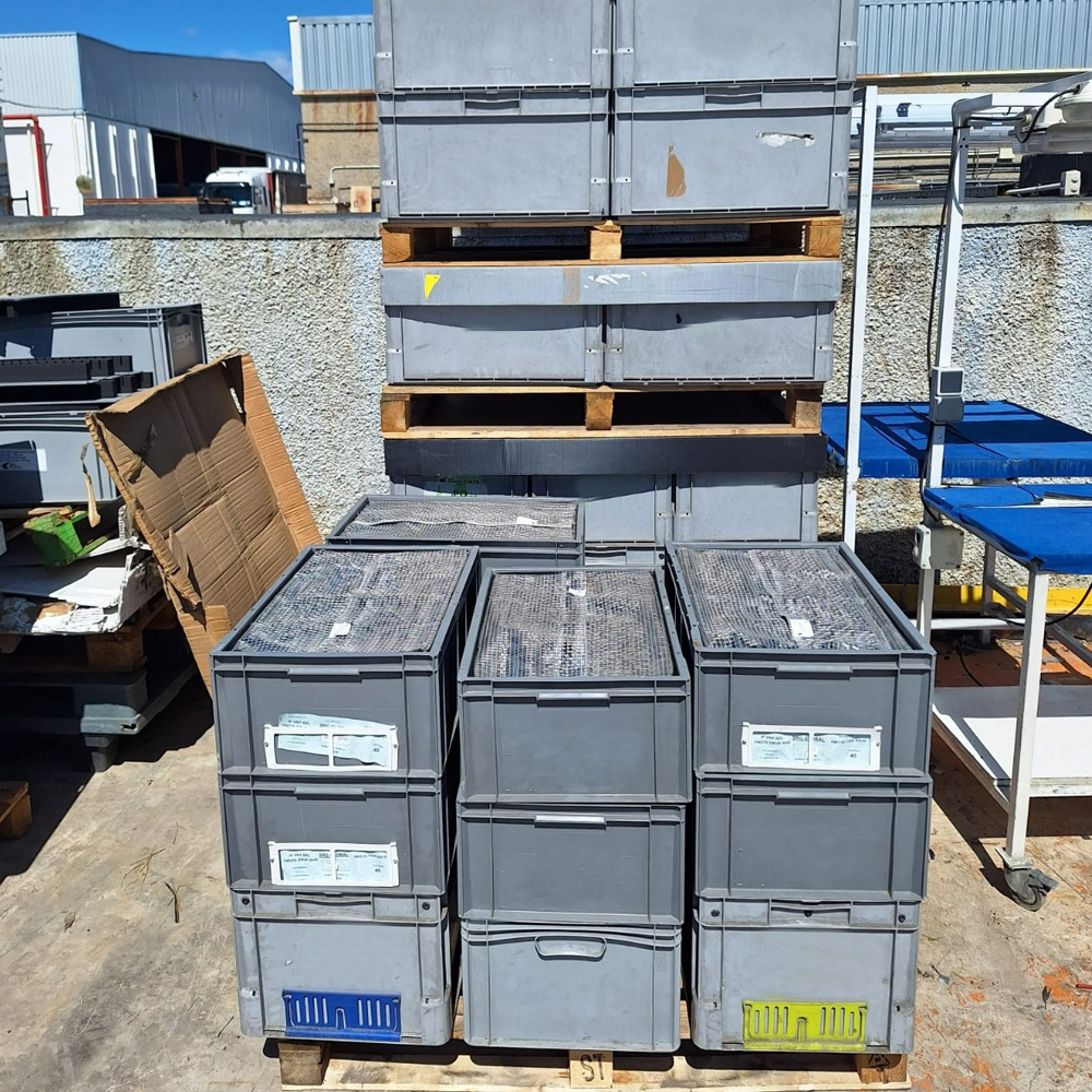 Lote de 58 Cajas Apilables Norma Euro Usadas 40 x 60 x 30 cm 