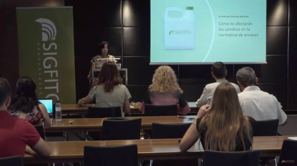 Vídeo de jornada de formación impartida por SIGFITO sobre nuevo Real Decreto sobre envases imagen 1