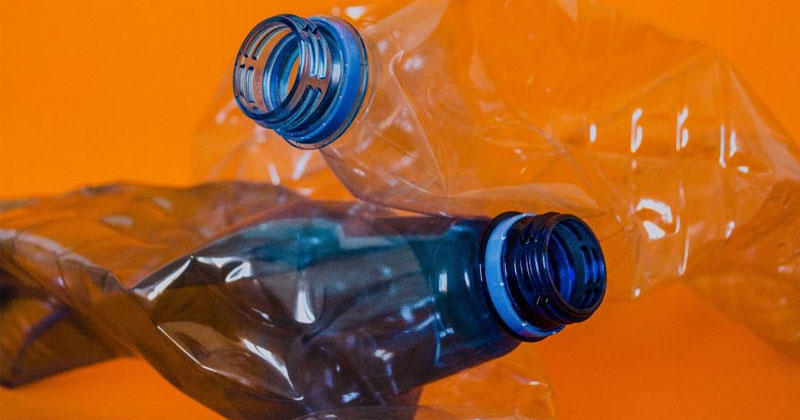 La producción de plástico mediante reciclaje químico reduce las emisiones de GEI, según un estudio imagen 1