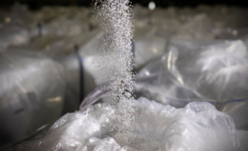 Plastiverd lanza el primer pellet de PET reciclado químicamente producido en España
