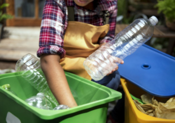 Avances en el reciclaje de bandejas de PET en Europa: progresos y desafíos persistentes
